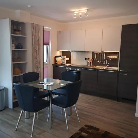 Apartment Die